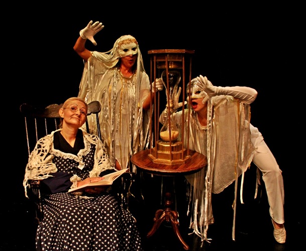 5-ΓΛΥΚΟΓΙΟΡΤΙΝΑ-ΘΕΑΤΡΟ (1)