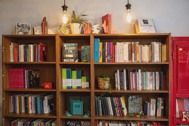 ΒΙΒΛΙΟΘΗΚΗ ΤΟ ΚΙΟΥ (1)